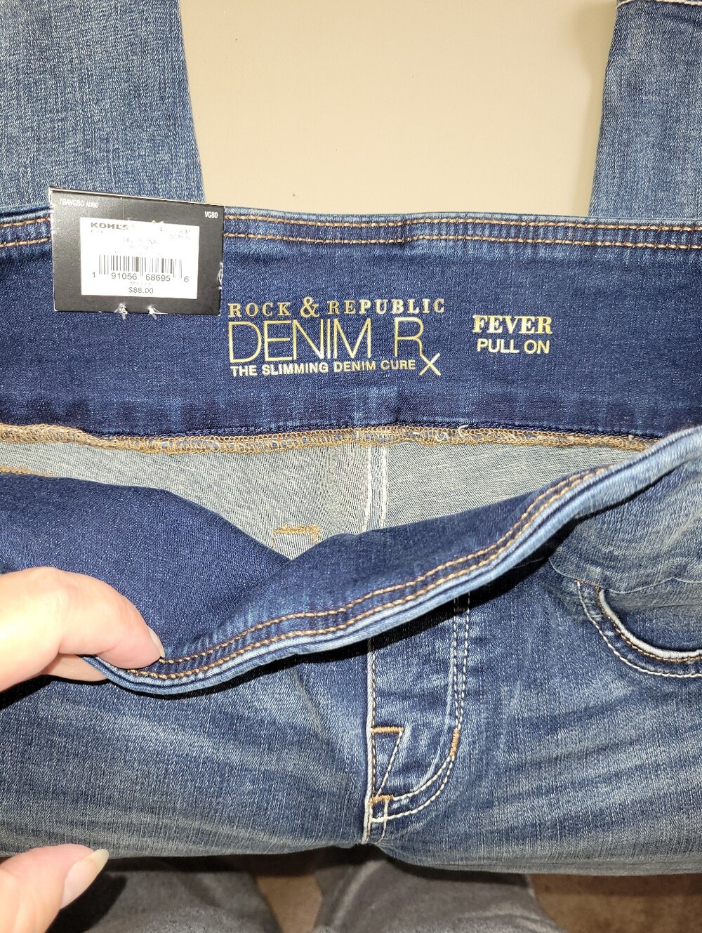 NWT - Rock & Republic Size 8 - Pull On Legging in Faded Blue Denim. - Picture 7 of 8